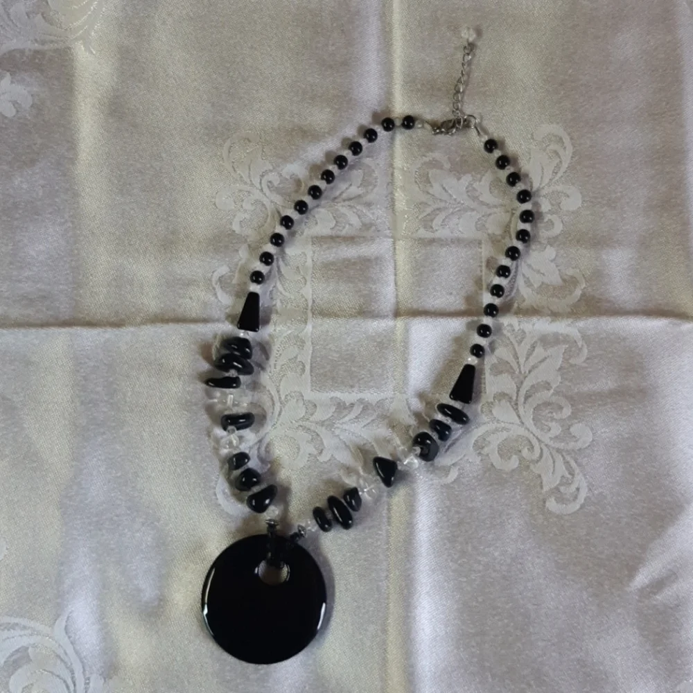 NECKLACE - Picture 1 of 4